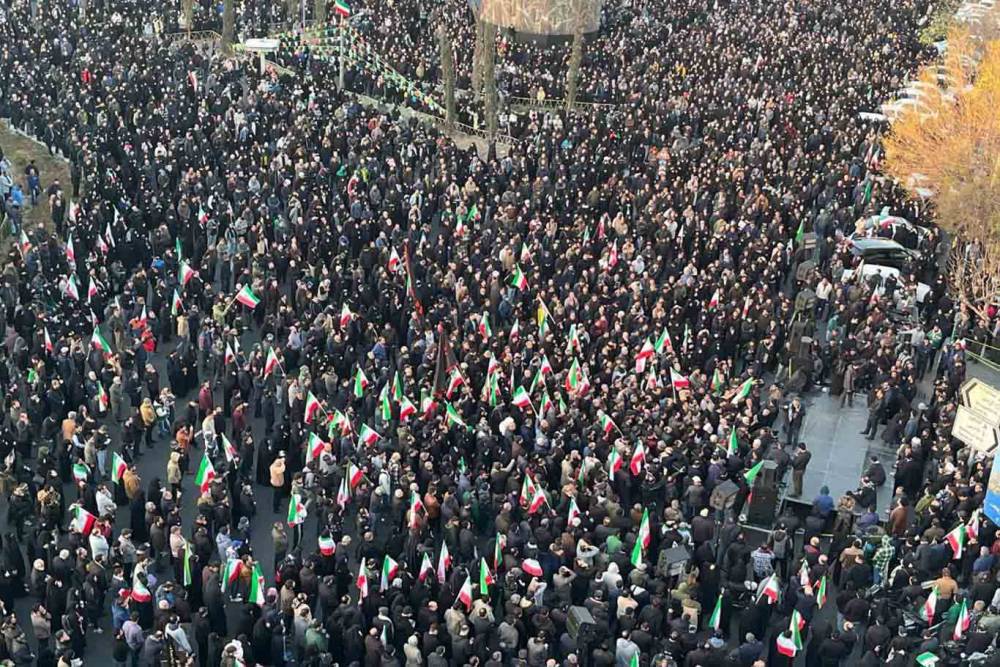 Hamaney'in Şehadetinden Sonra İranlılar Meydanlarda Birleşti mi?