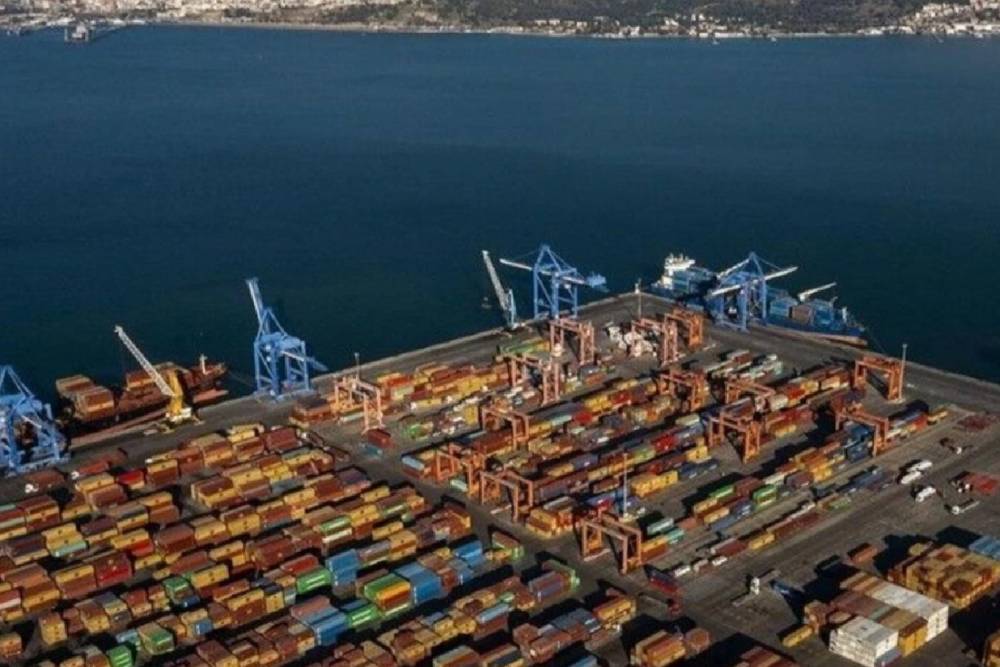 Alsancak Limanı'nda b&uuml;y&uuml;k d&ouml;n&uuml;ş&uuml;m hazırlığı