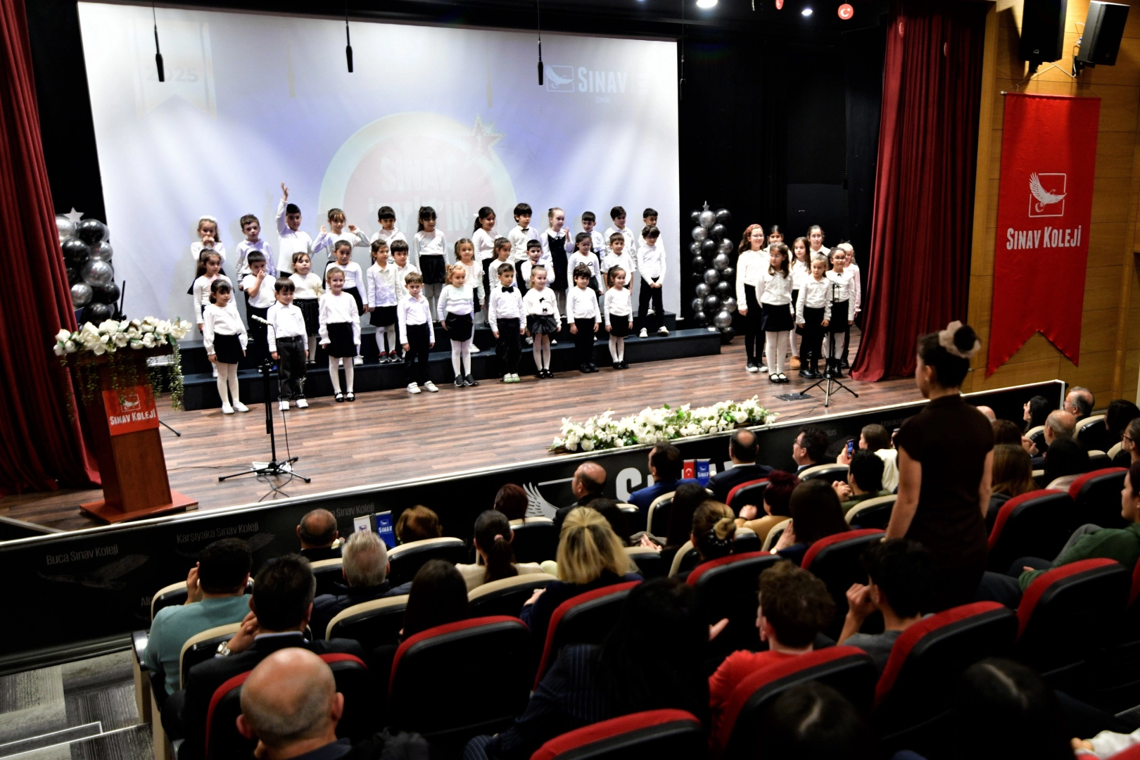 İzmir Bornova'da &ouml;ğrencilerin oylarıyla gelen birincilik