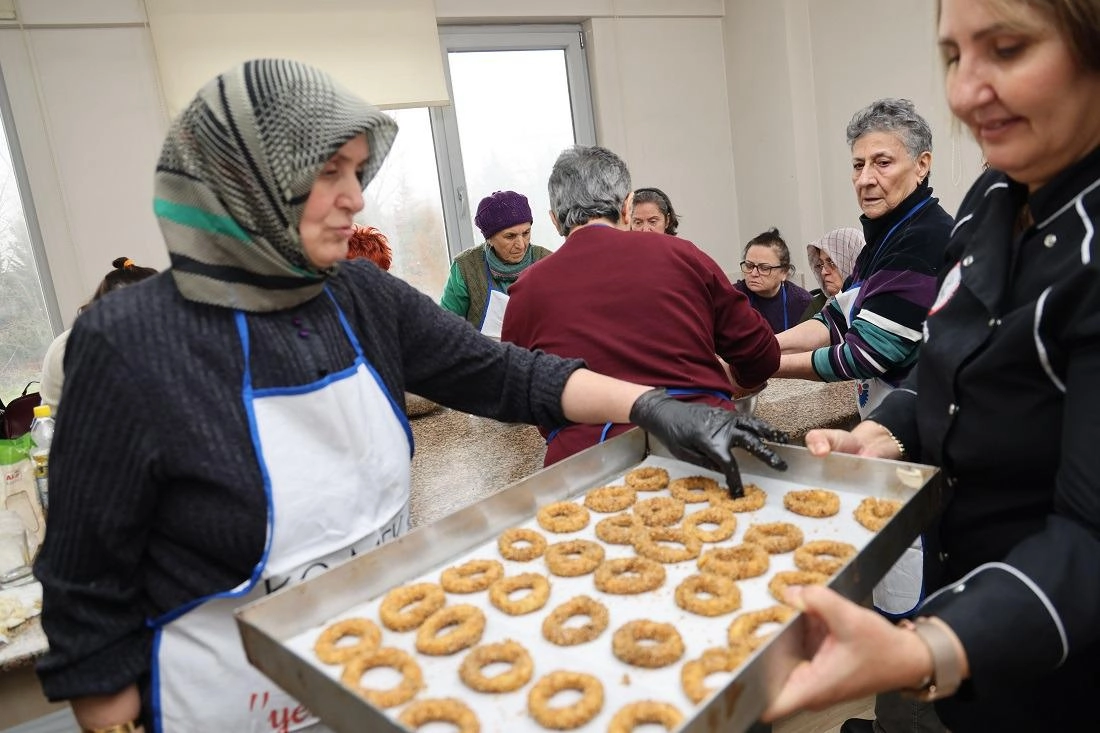 Kocaeli'de kandil simitleri Saygınlar Kul&uuml;b&uuml;'nden