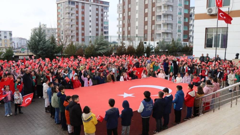 Kahta&rsquo;da &lsquo;İlk Ders: Bayrak&rsquo; T&ouml;reni 