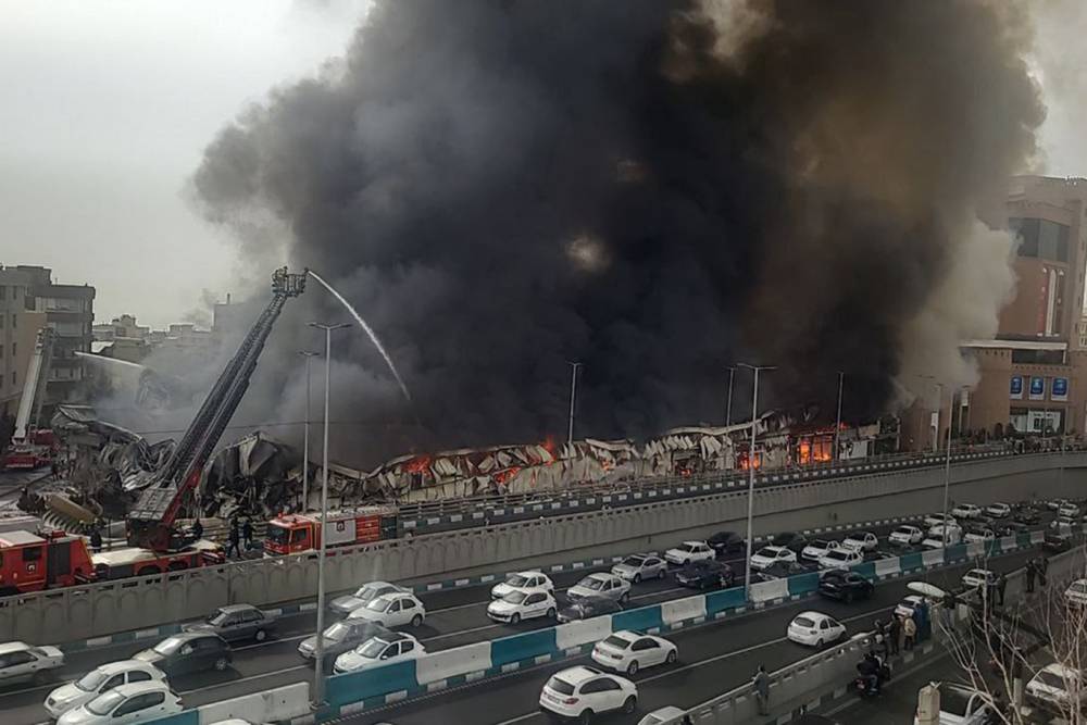 İran'da &ccedil;arşıdan alevler y&uuml;kseldi: 200 d&uuml;kk&acirc;n k&uuml;le d&ouml;nd&uuml;