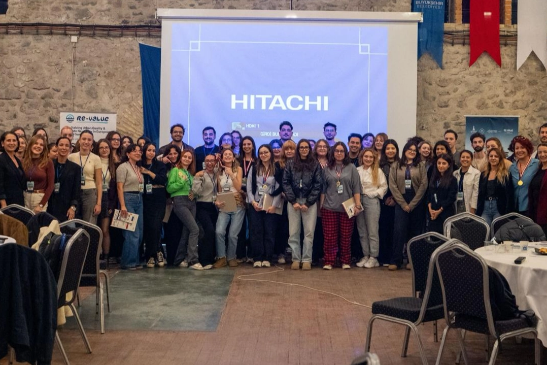 İzmir'de gen&ccedil; tasarımcılar doğadan ilhamla tasarladı