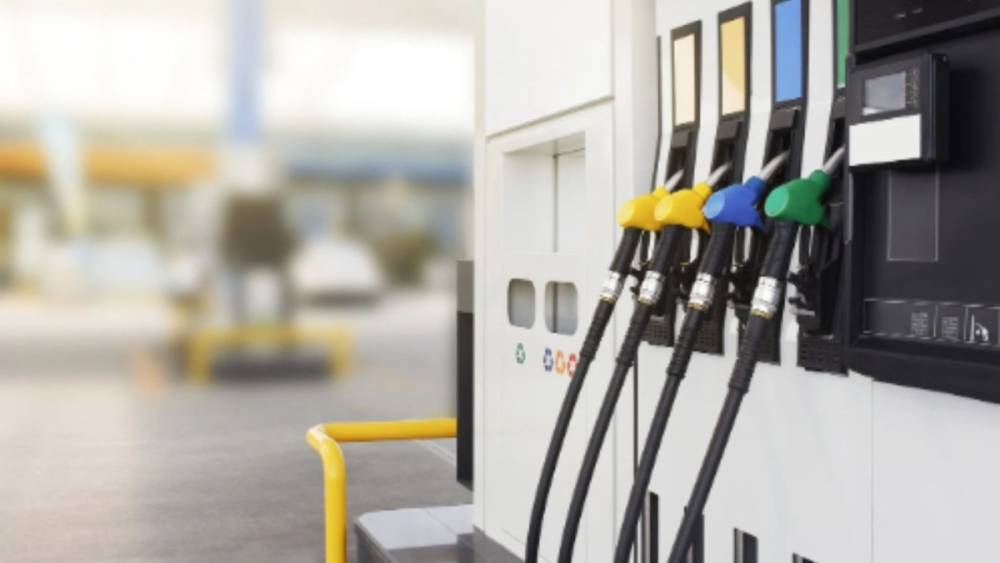 Petrol fiyatlarındaki d&uuml;ş&uuml;ş akaryakıta yansıdı 