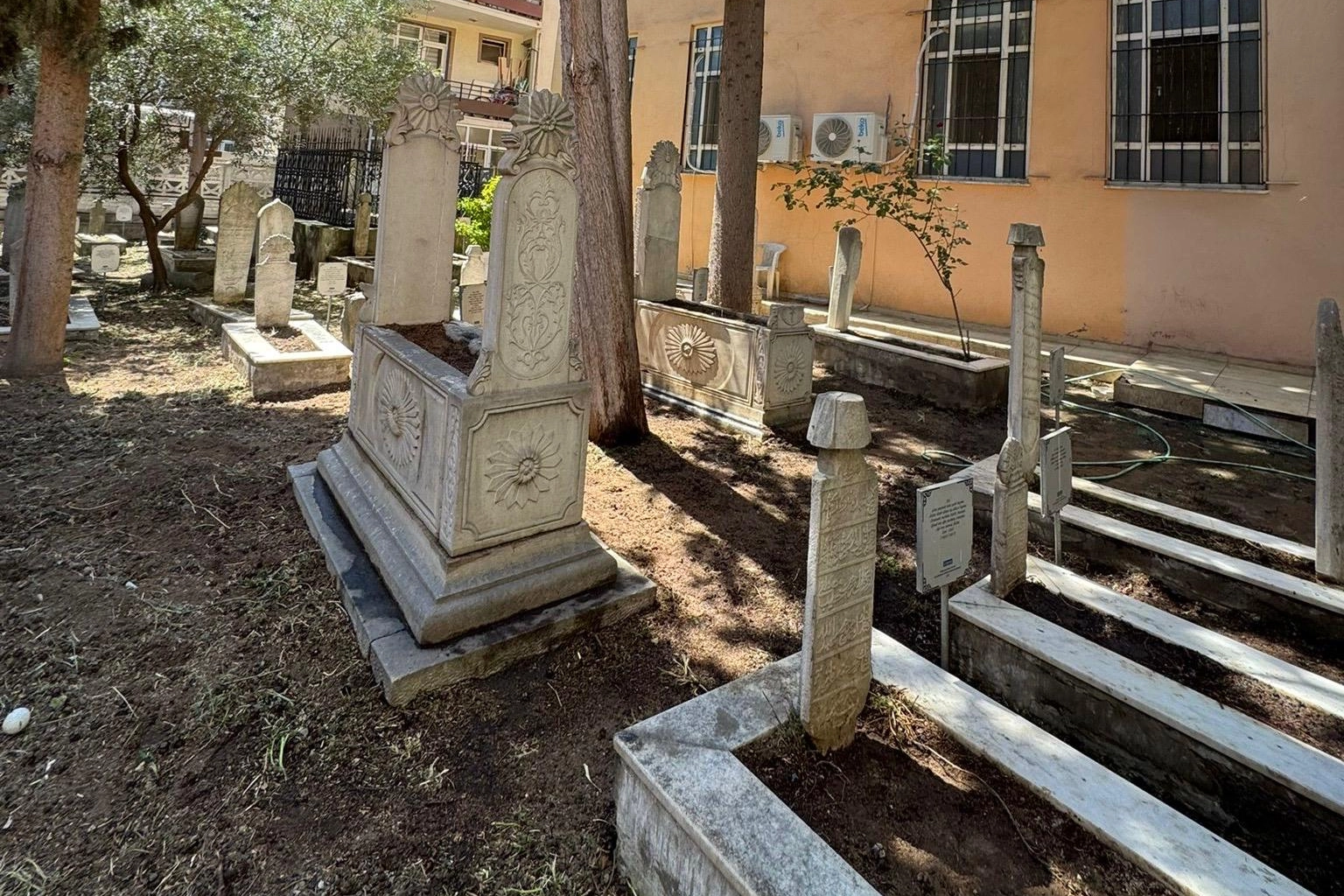 İzmit H&uuml;seyin Paşa Camii haziresine B&uuml;y&uuml;kşehir vefası
