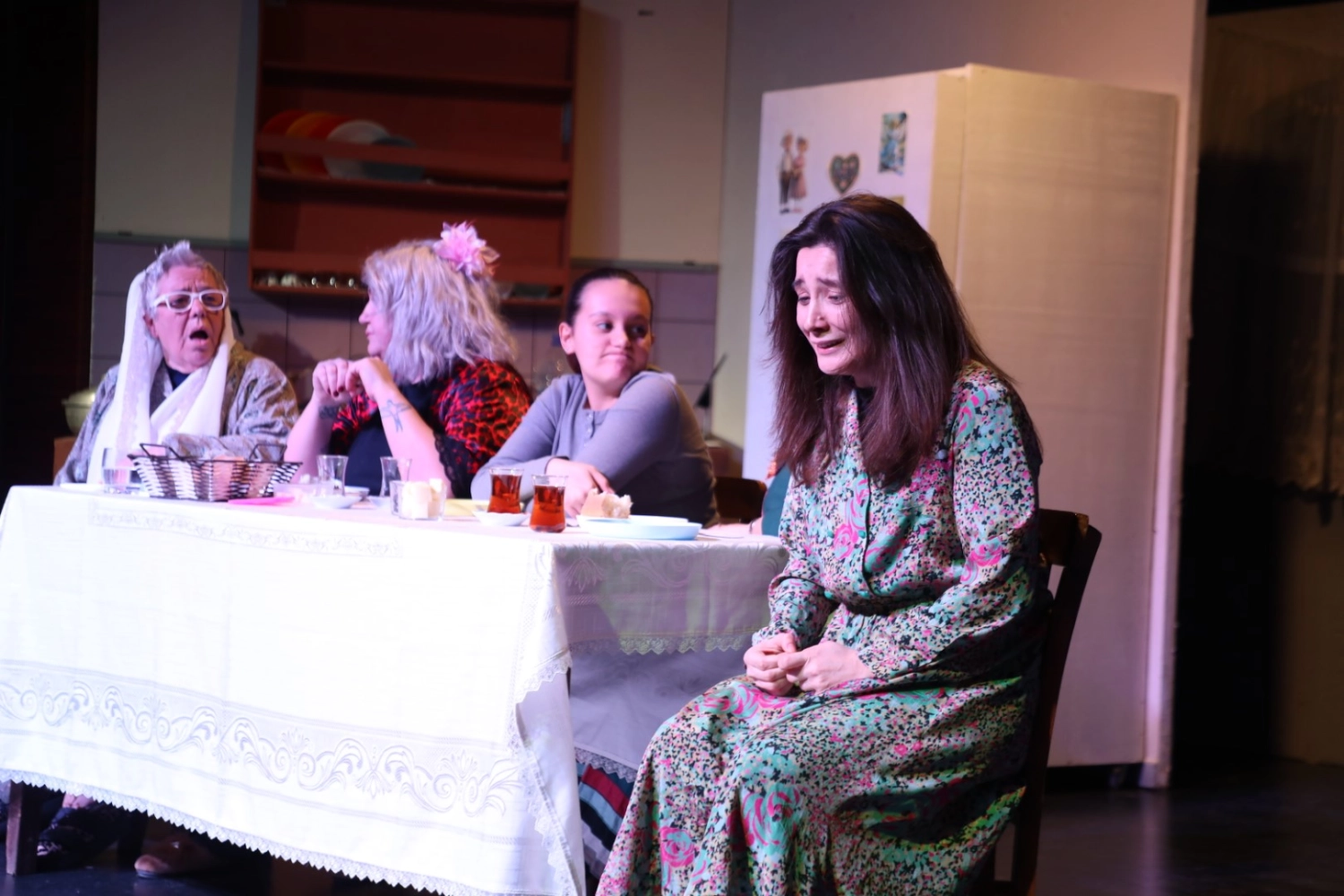 &ldquo;Kadın Sığınağı&rdquo; oyunu Bursa İneg&ouml;l&rsquo;de sanatseverlerle buluştu