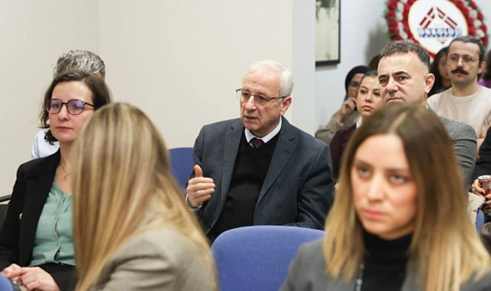 Kanserle M&uuml;cadelede Yenilik&ccedil;i Yaklaşımlar Masaya Yatırıldı