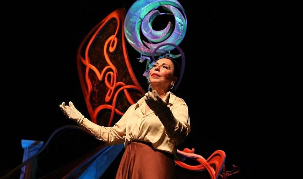 Şehrin Tiyatrosu &ldquo;Hayat Der G&uuml;l&uuml;mserim" Oyunuyla Ataşehir'de