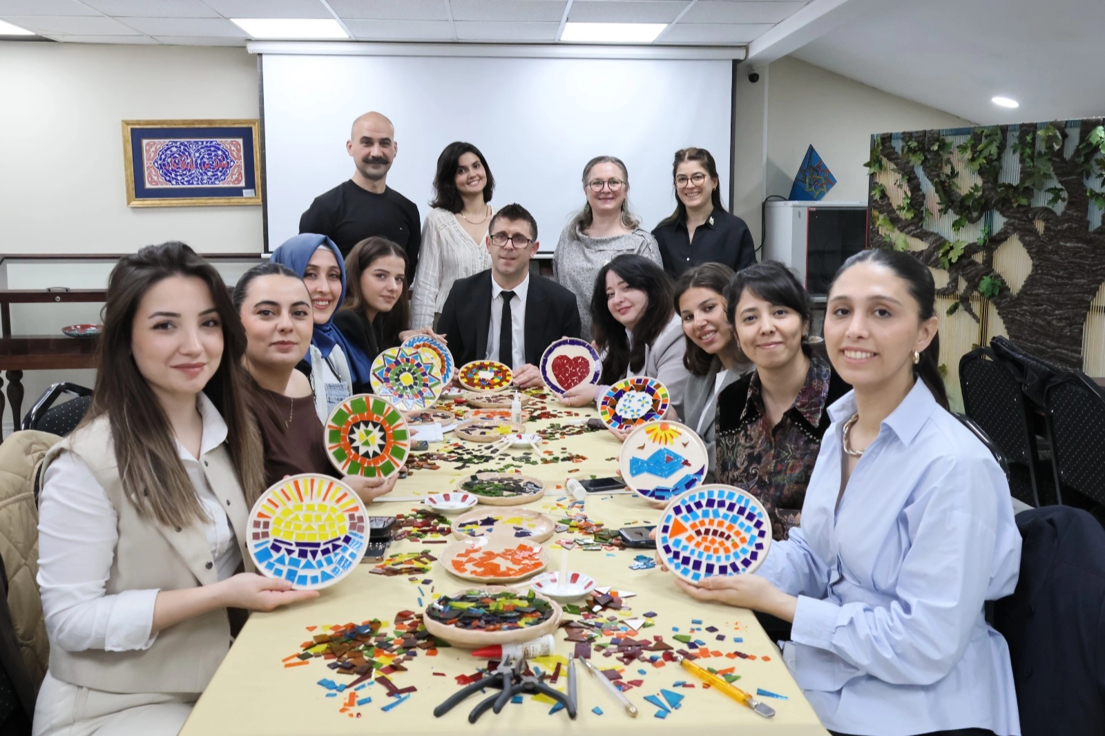 Bursa'da Cam Atıklarla Sanat Yaratan Proje Göz Doldurdu!