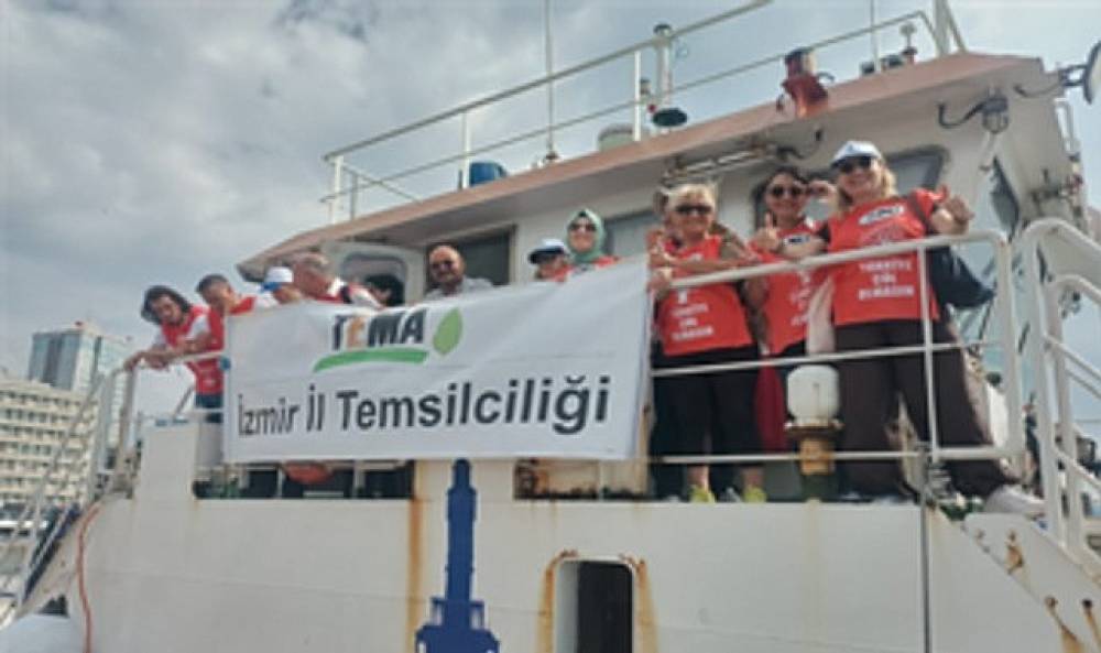 Dünya Çevre Günü'nde Körfez temizliğine gönüllü destek