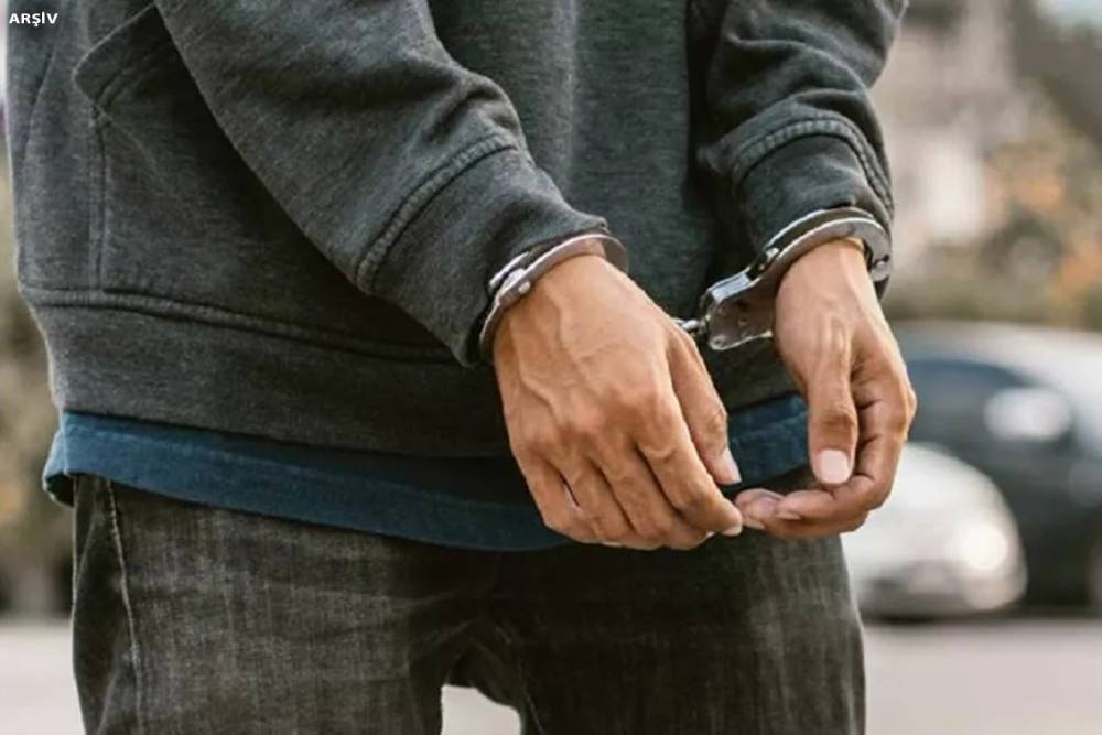 Malatya'da ruhsatsız silah operasyonu: 4 g&ouml;zaltı