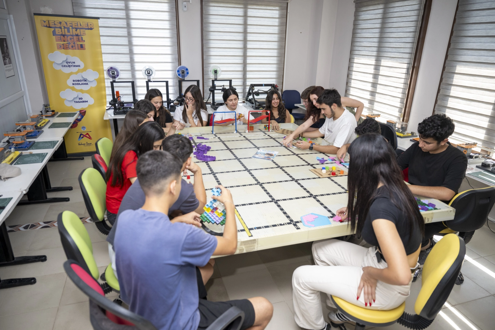 Mersin&rsquo;de &ccedil;ocuk ve gen&ccedil;lere &lsquo;Ufuk Mersin Projesi&rsquo;