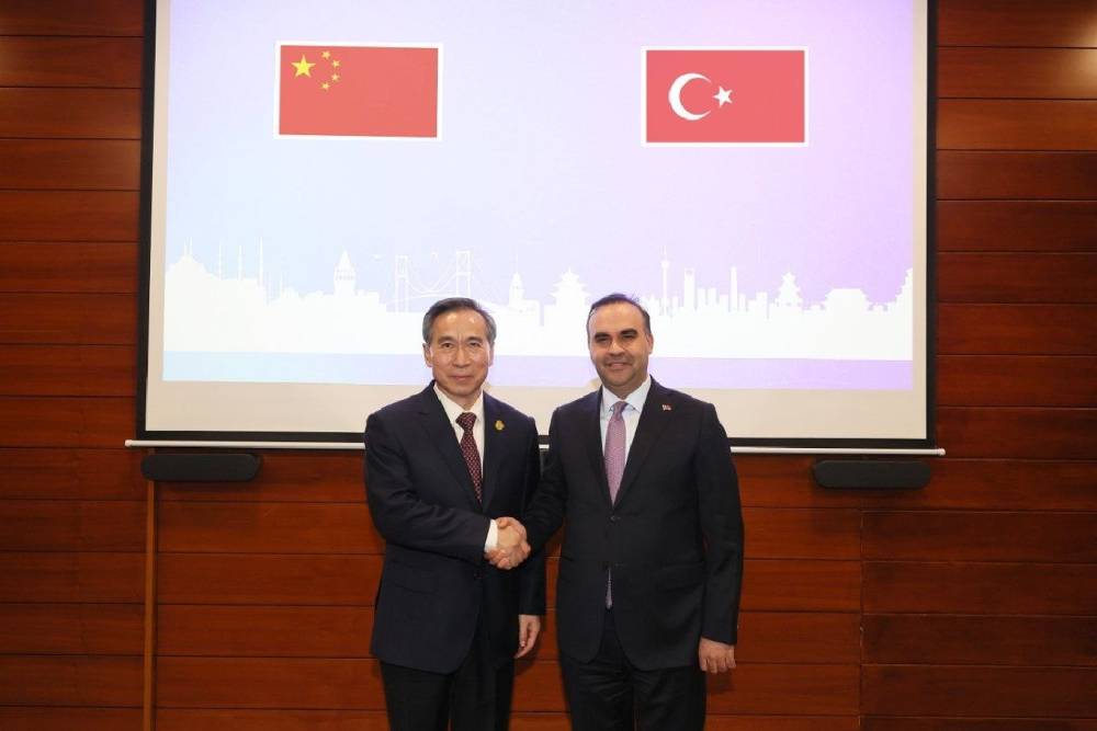 Bakan Ka&ccedil;ır CCPIT Başkanı Ren Hongbin ile bir araya geldi