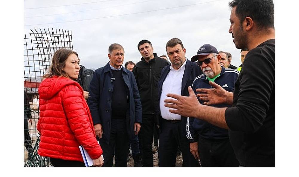 Seferihisar'da sel ve fırtına sonrası yoğun mesai