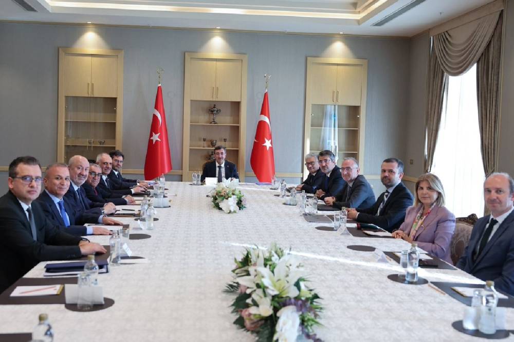 Cevdet Yılmaz, Ekonomi Politikaları Kurulu &uuml;yeleriyle bir araya geldi