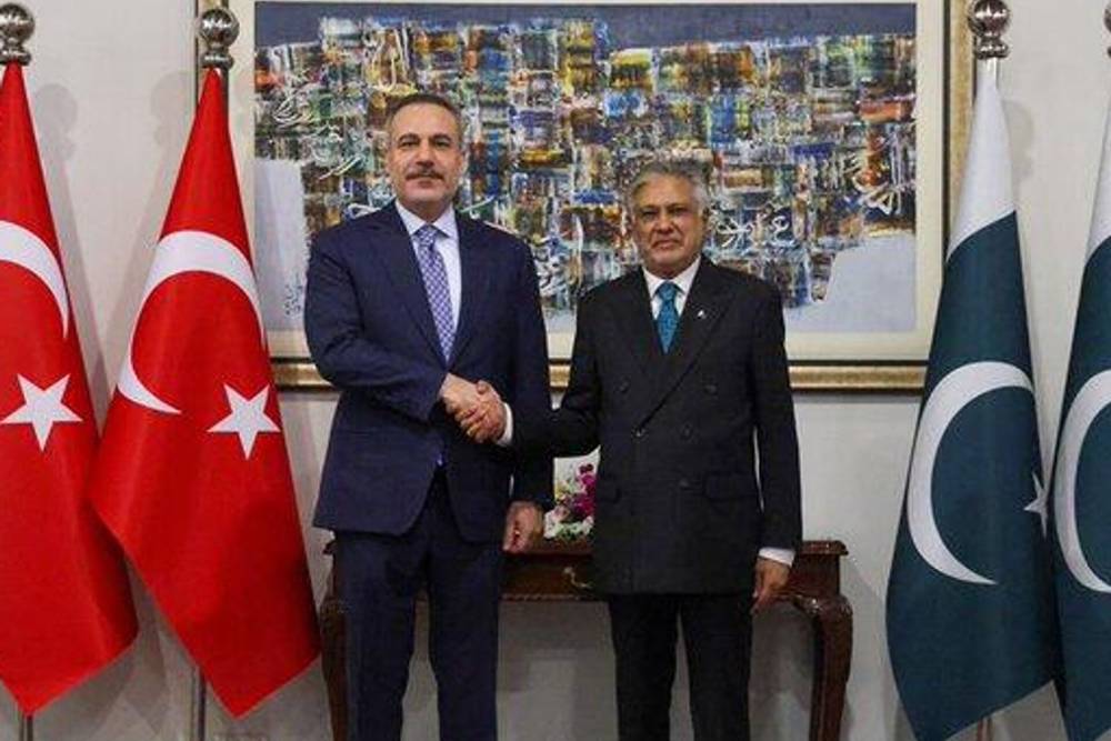 Dışişleri Bakanı Fidan, Pakistanlı mevkidaşı Dar ile g&ouml;r&uuml;şt&uuml;