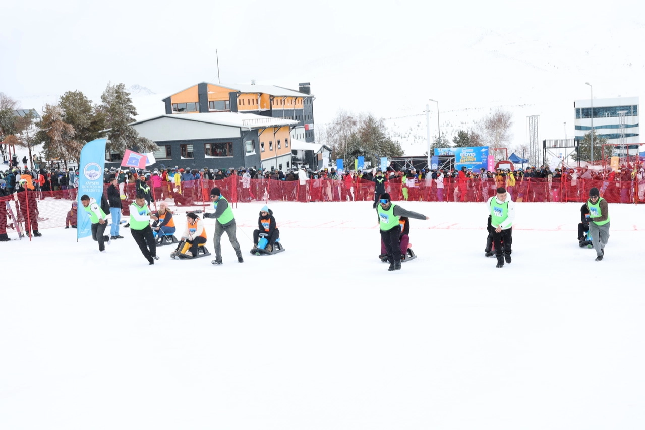 Kayseri Erciyes'te 'Artık &Ccedil;ekilmez Oldun' heyecanı