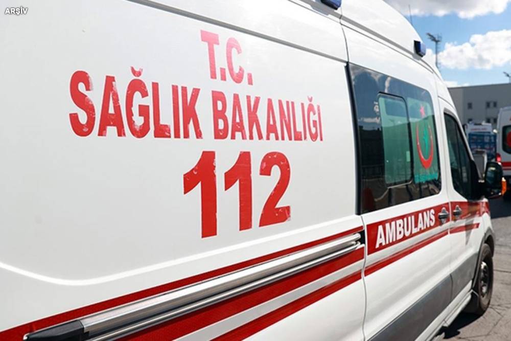 Bursa'da minib&uuml;s ve otomobil &ccedil;arpıştı: 9 yaralı