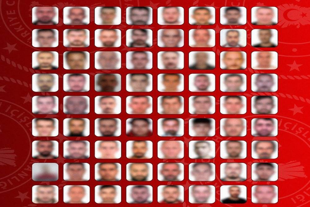 Yurt dışında yakalanan 72 firari T&uuml;rkiye&rsquo;ye getirildi