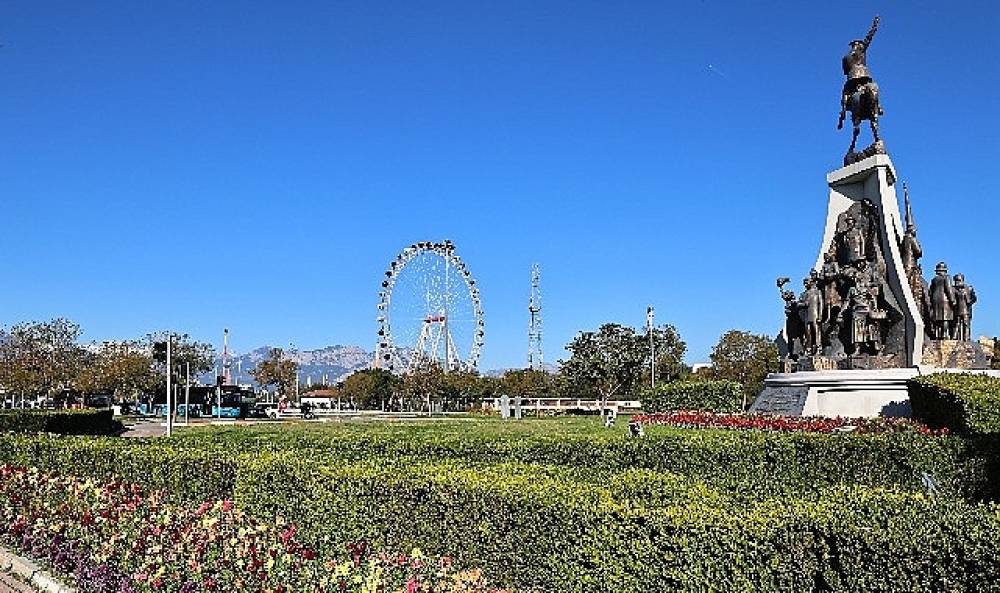 Antalya 4 milyon yazlık &ccedil;i&ccedil;ekle bahara hazırlanıyor