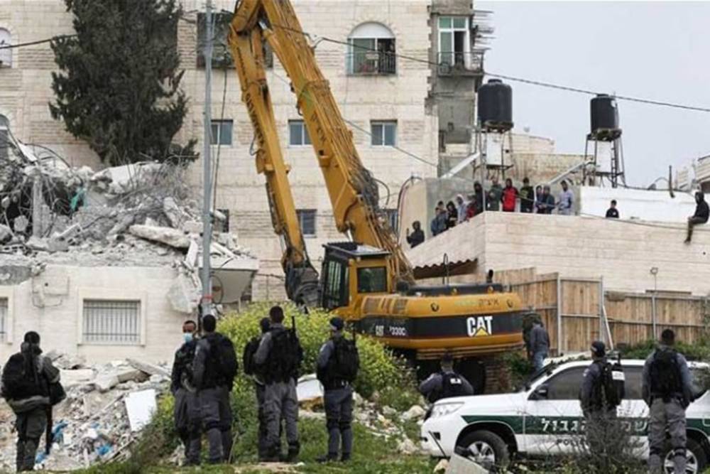 İşgalciler Filistinlilere ait evleri yıkmaya devam ediyor