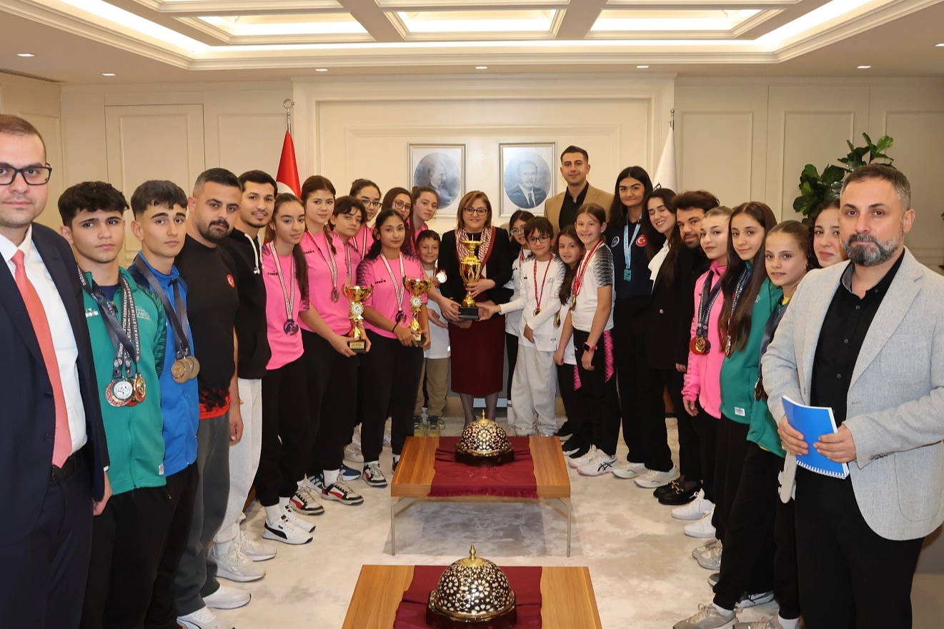 Gaziantep&rsquo;in şampiyon sporcuları Başkan Şahin&rsquo;i ziyaret etti