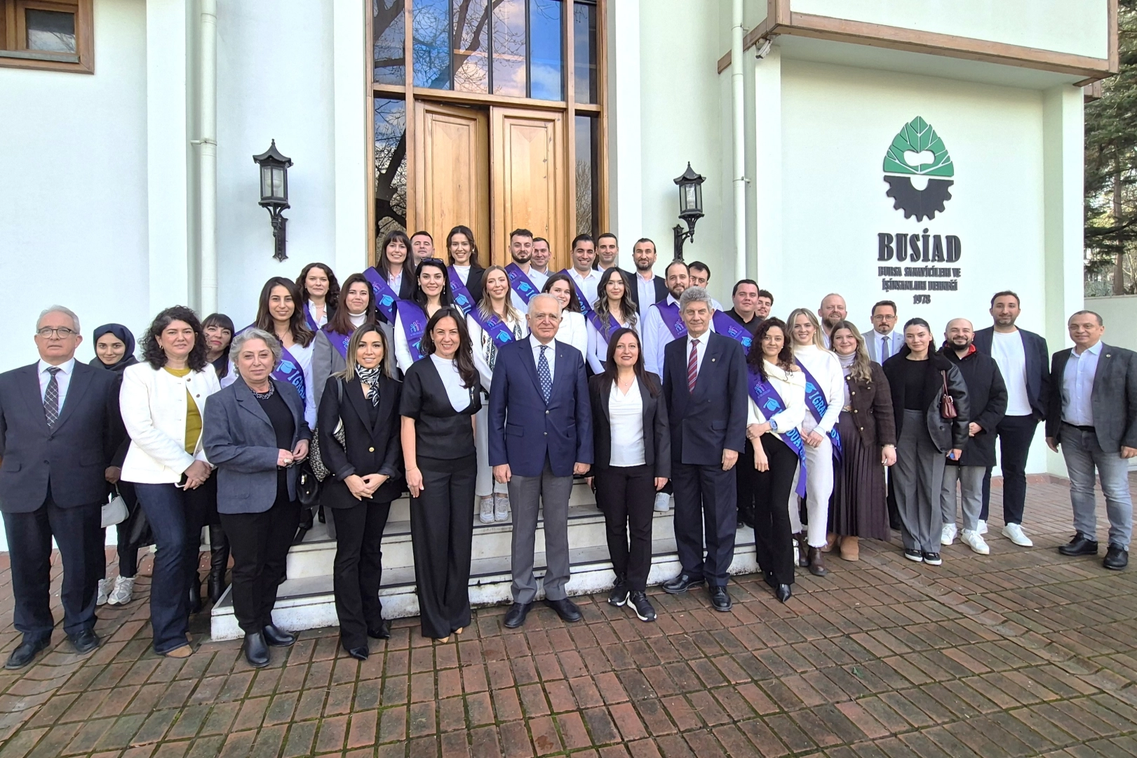 Bursa'da İK Kodları 2. d&ouml;nemi mezunlarını verdi