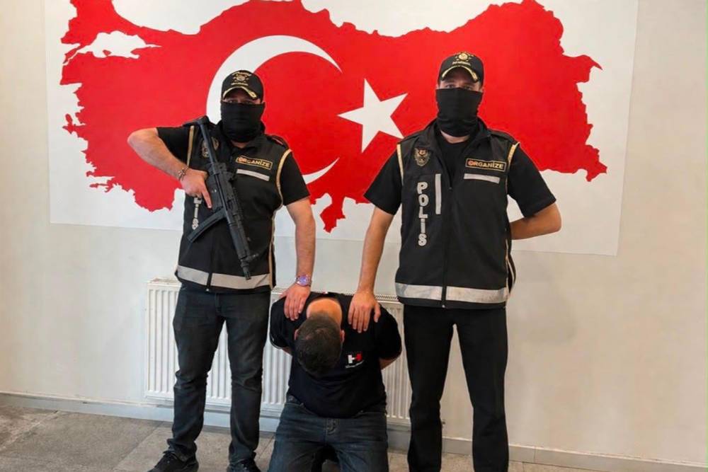 Azerbaycan'da yakalanan su&ccedil; &ouml;rg&uuml;t&uuml; ş&uuml;phelisi T&uuml;rkiye'ye getirildi