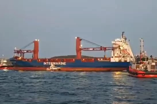 Çanakkale Boğazı’nda yangın paniği!