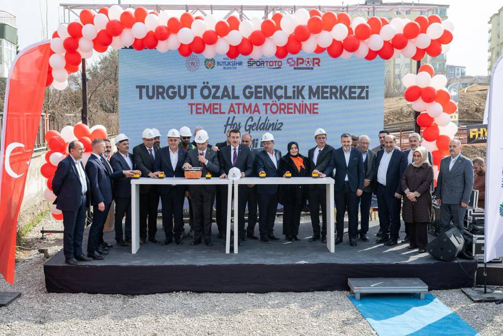 Turgut &Ouml;zal Gen&ccedil;lik Merkezi'nin temeli atma t&ouml;reni ger&ccedil;ekleştirildi