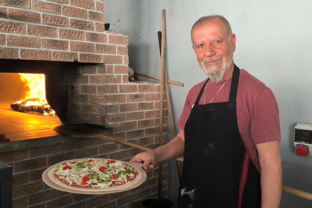36 yıl sonra memlekete d&ouml;n&uuml;ş: Mardin&rsquo;e  dev pizza yatırımı