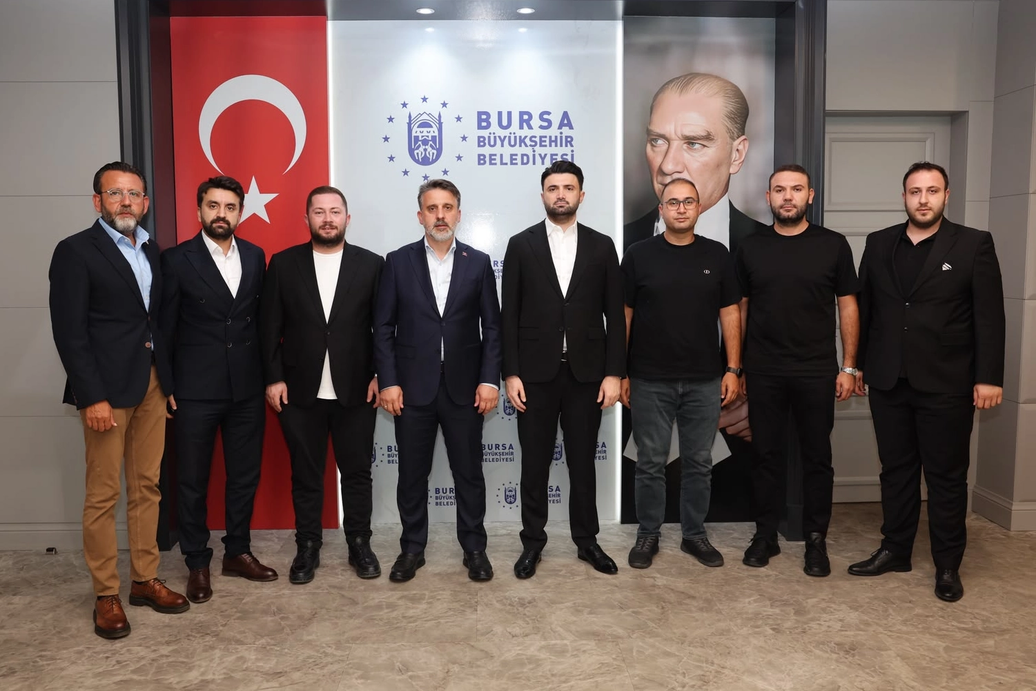 Bursa B&uuml;y&uuml;kşehir'den Bursaspor'a b&uuml;y&uuml;k destek