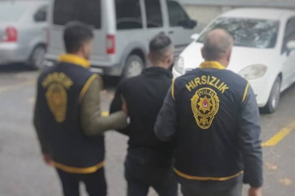 Kuyumcu soygunu girişiminde bulunan ş&uuml;pheliler yakalandı