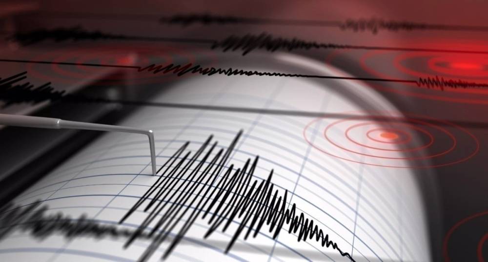 Ege Denizi'i 4.5 büyüklüğünde deprem ile sallandı 