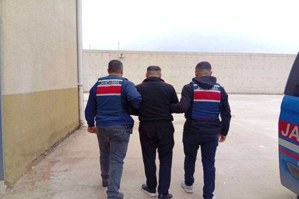 Gaziantep&rsquo;te g&ouml;&ccedil;men ka&ccedil;ak&ccedil;ılarına operasyon: 1 tutuklanma