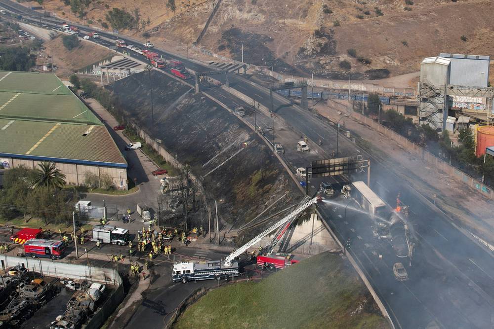 Şili&rsquo;de gaz y&uuml;kl&uuml; tanker patladı: 4 &ouml;l&uuml;, 17 yaralı