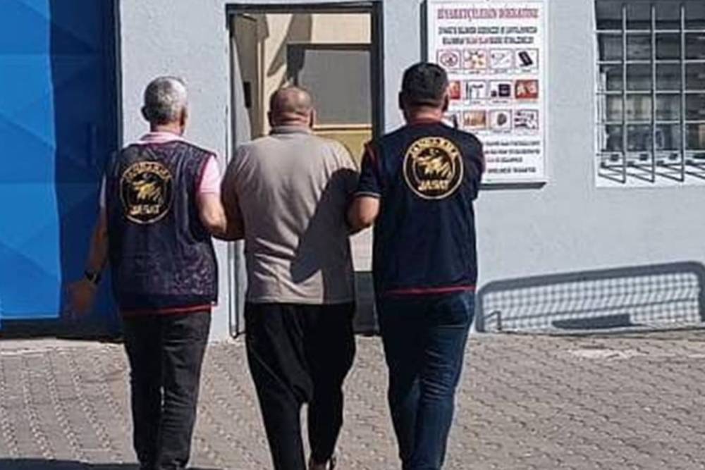 Gaziantep'te uyuşturucu su&ccedil;undan cezası bulunan h&uuml;k&uuml;ml&uuml; yakalandı