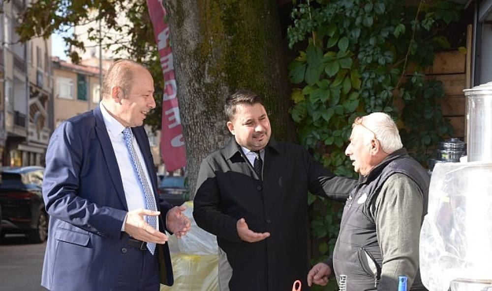Başkan &Ccedil;ırpanoğlu ve Kaymakam Yılmaz İl&ccedil;e Esnafını Ziyaret Etti