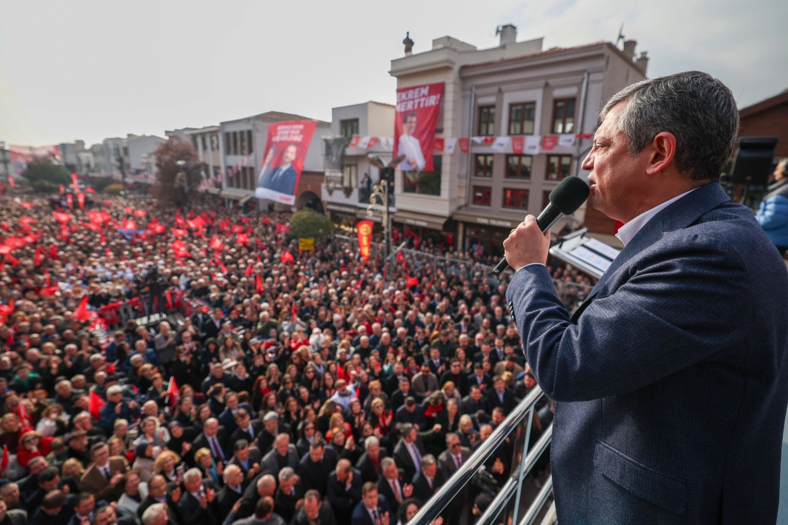 CHP lideri &Ouml;zg&uuml;r &Ouml;zel Edirne'den iktidara y&uuml;klendi