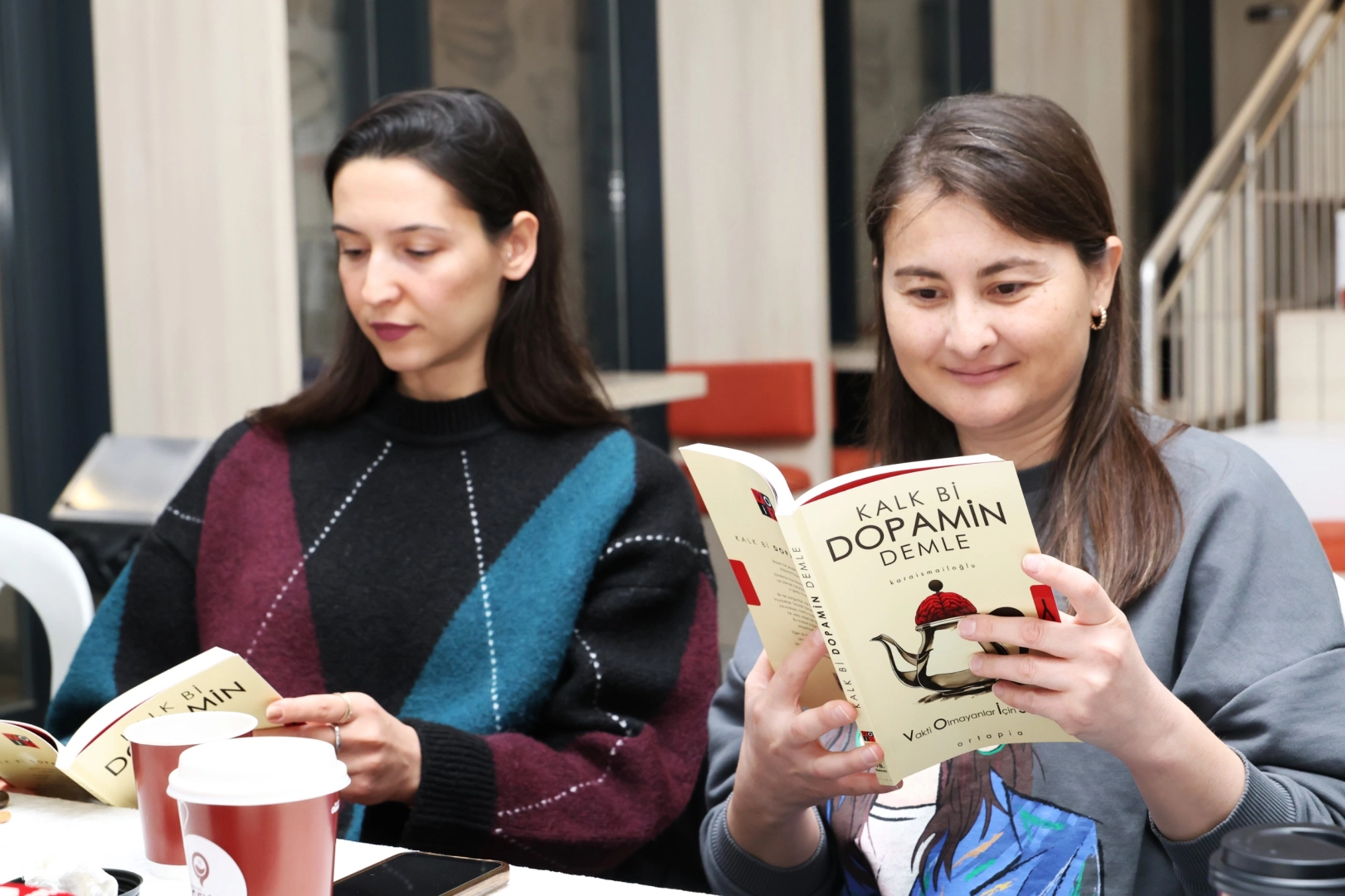 Bursa Osmangazi&rsquo;de kitapseverlerden birlikte okuma keyfi