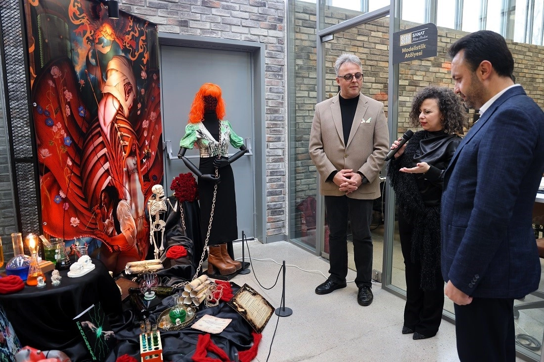 Moda Akademisi'nde emekler sergiyle ta&ccedil;landı