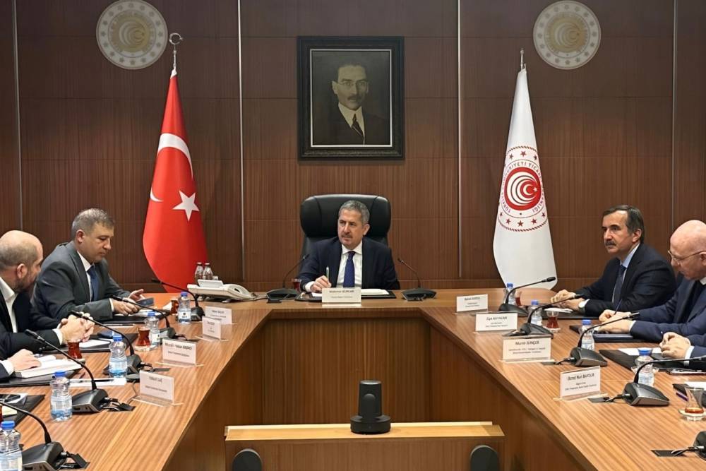Ticaret Bakanlığı zincir market temsilcileriyle toplantı yaptı