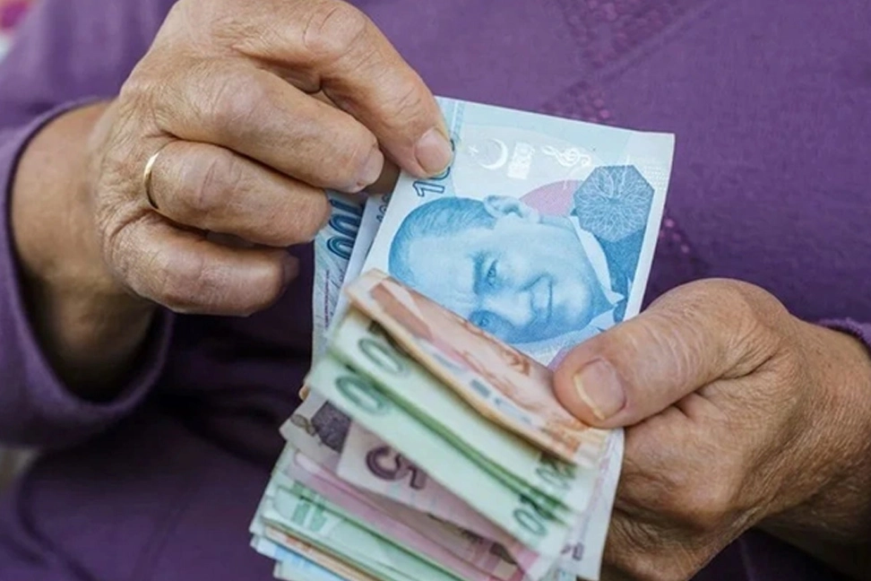 Emekli Sandığı zam farkları ve ek &ouml;demeler hesaplara yatıyor