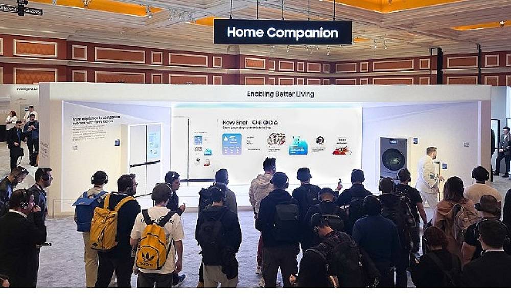 Eve Eşlik Eden Yapay Zek&acirc; Dostu g&uuml;nl&uuml;k yaşamı kolaylaştırıyor   