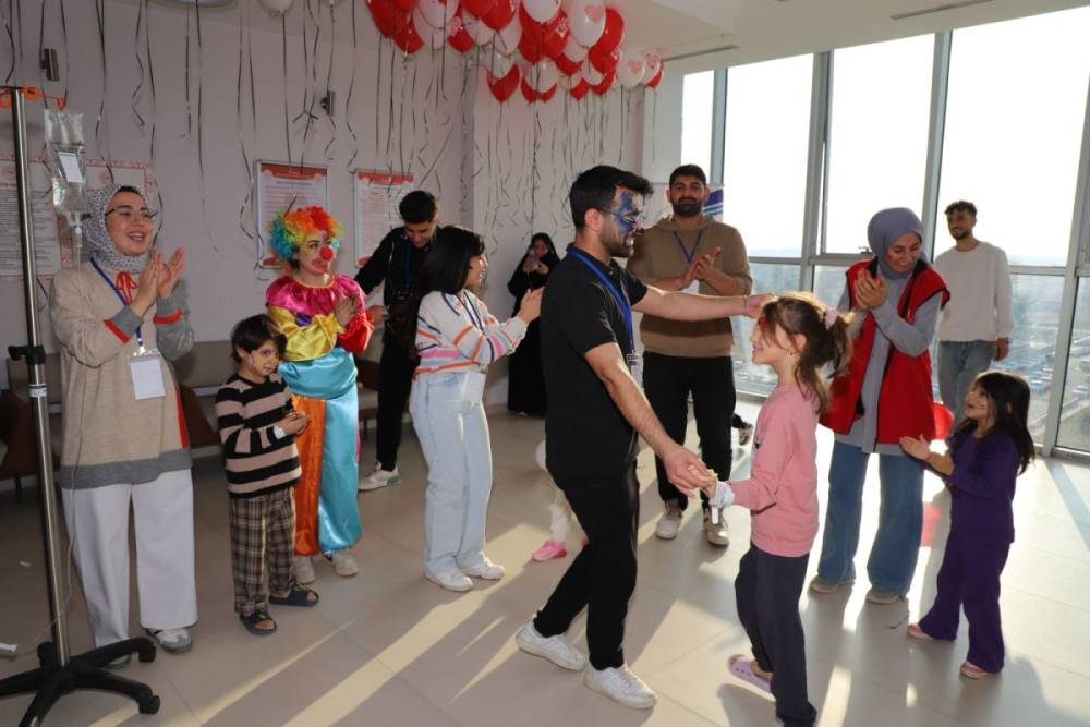 &ldquo;Şiirle İyileşen Minik Kalpler&rdquo; Projesiyle &ccedil;ocuklar g&ouml;n&uuml;llerince eğlendi 