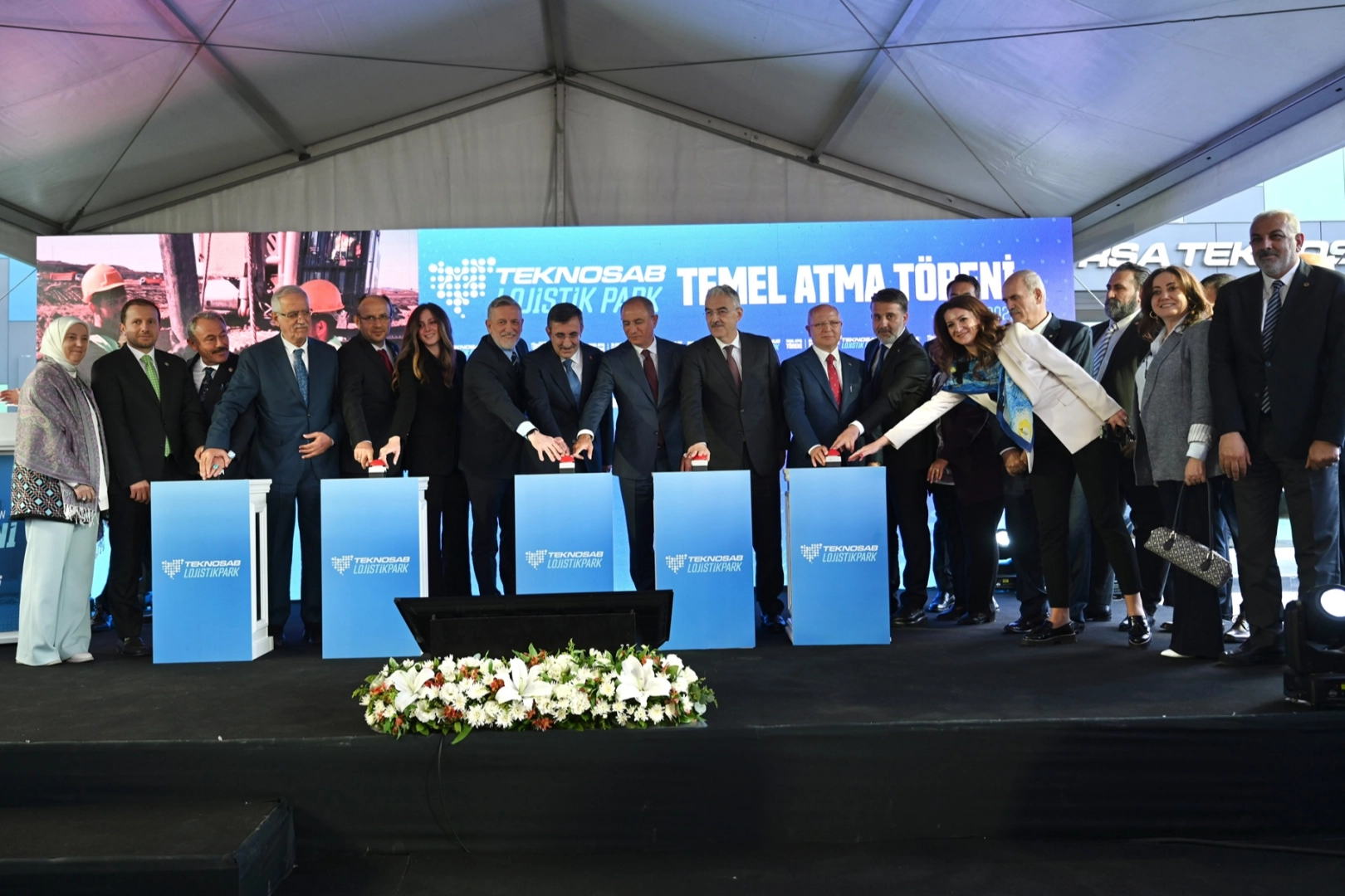 Bursa'yı d&uuml;nyaya bağlayacak dev yatırım... TEKNOSAB Lojistik Parkı'nın temeli atıldı