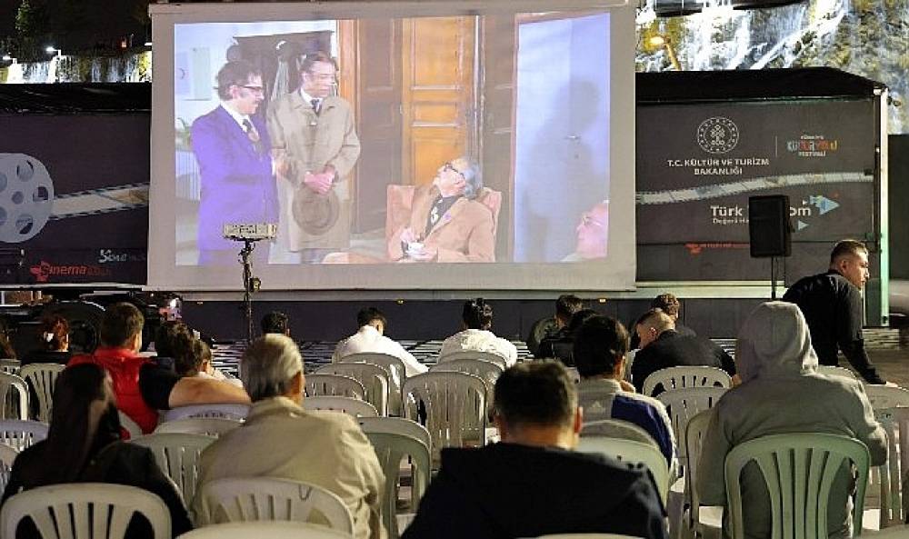 Ke&ccedil;i&ouml;ren K&uuml;lt&uuml;r Yolu Festivaline ev sahipliği yaptı