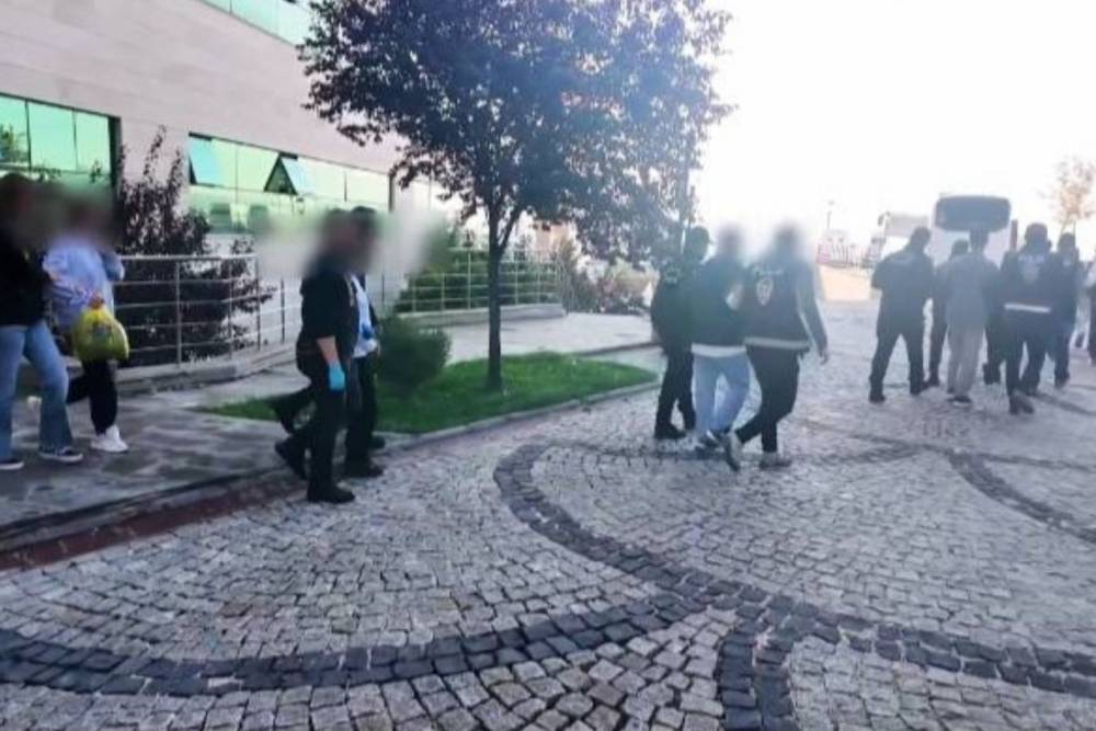 Elazığ'da bahis operasyonunda 8 ş&uuml;pheli tutuklandı
