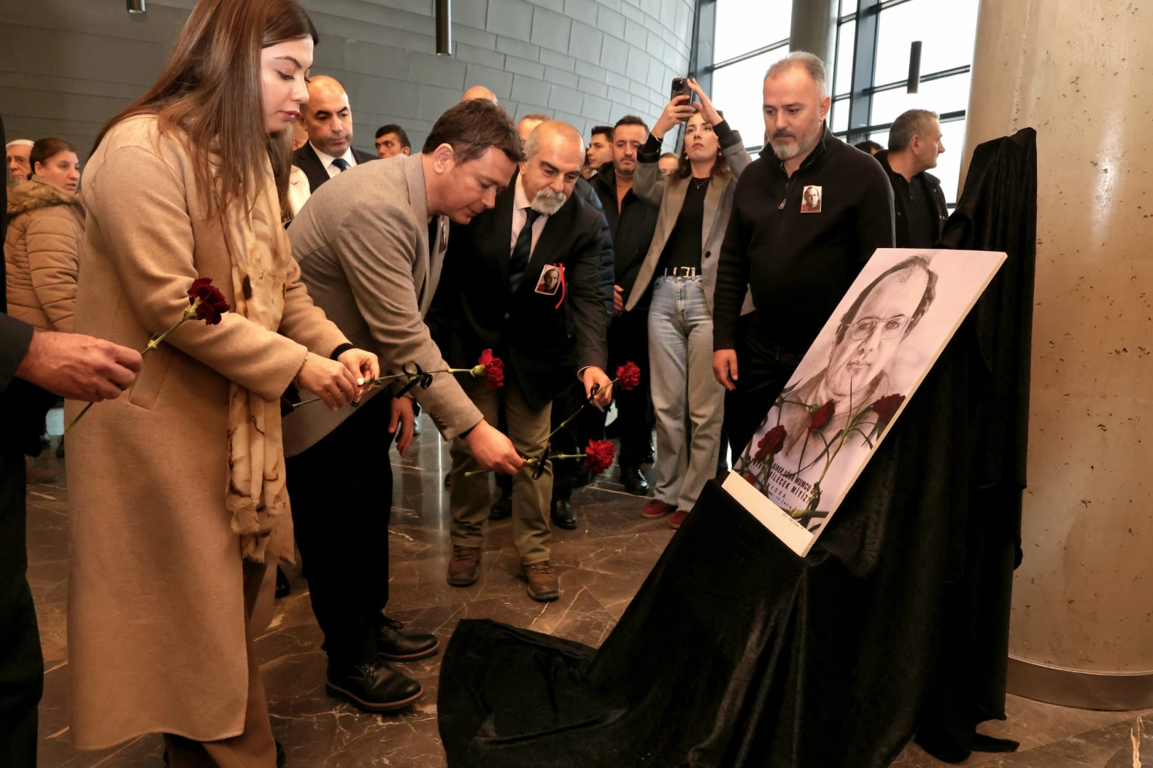 Uğur Mumcu 33&rsquo;&uuml;nc&uuml; &ouml;l&uuml;m yıl d&ouml;n&uuml;m&uuml;nde Bursa Osmangazi&rsquo;de anıldı