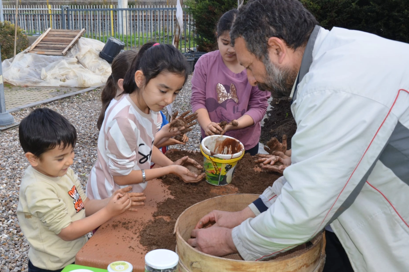 Efes Sel&ccedil;uk&rsquo;ta &uuml;retici pazarı etkinliklerle renkleniyor